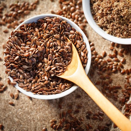 5 beneficios de la linaza: decídete a incorporarla en tu dieta | vidalia Beneficios de la linaza: 5 aportes de esta pequeña semilla