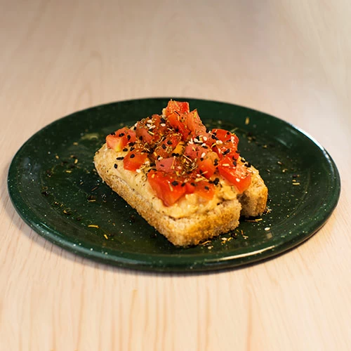 Montadito de hummus con pan de arroz integral - vidalia Montadito de Hummus con pan de arroz integral